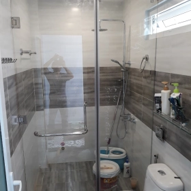 Nhận báo giá thi công lắp đặt cửa kính cường lực giá rẻ