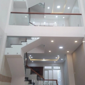 CỬA NHÔM BIÊN HÒA , CẦU THANG KÍNH CƯỜNG LỰC , LAN CAN KÍNH TRỌN GÓI TẠI BIÊN HOÀ 