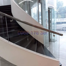  THI CÔNG  BÁO GIÁ CẦU THANG KÍNH , LAN CAN KÍNH GIÁ RẺ BIÊN HÒA ĐỒNG NAI UY TÍN 
