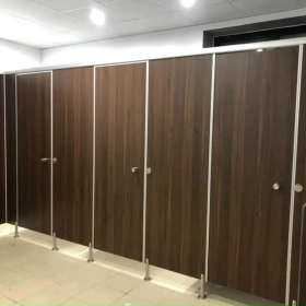 VÁCH NGĂN VỆ SINH COMPACT HPL CHẤT LƯỢNG  ĐƠN VỊ THI CÔNG UY TÍN SỐ 1 TẠI BIÊN HÒA ĐỒNG NAI.