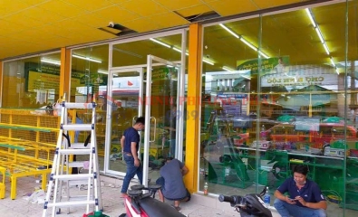 sửa cửa kiếng