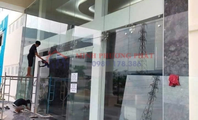 sửa bản lề thủy lực
